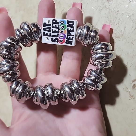 beaded bracelet - Picture 2 of 2